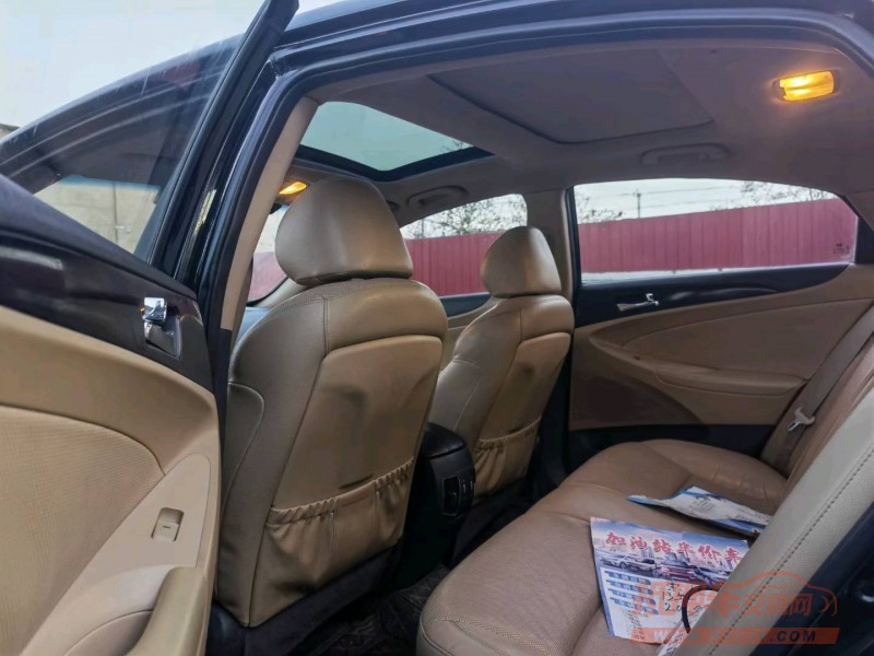 保定13年现代索纳塔八6