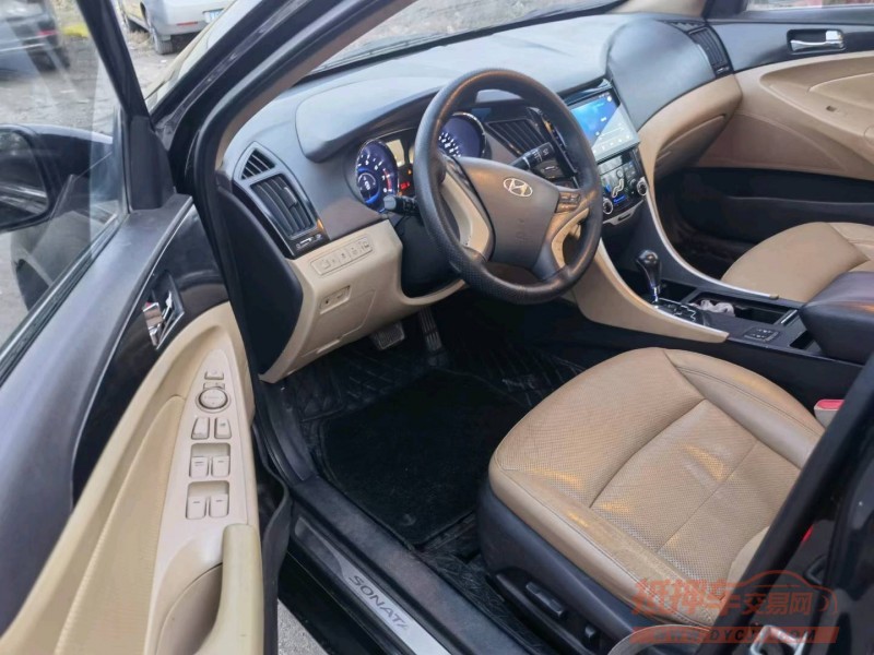 保定13年现代索纳塔八8