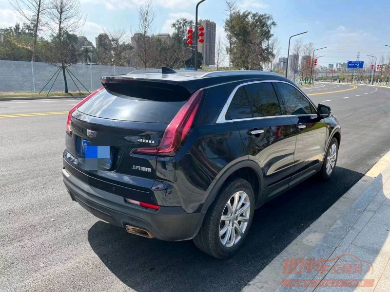 珠海20年凯迪拉克XT44