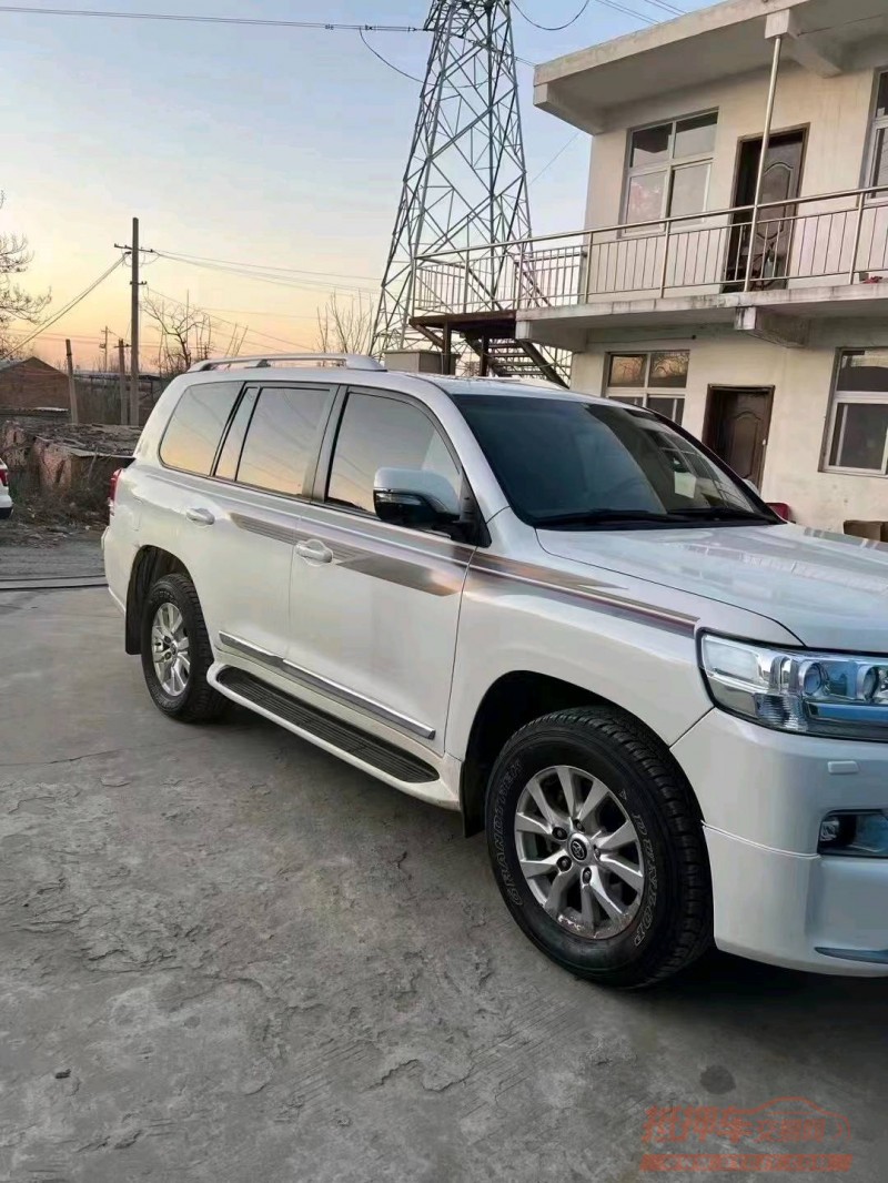 济南16年丰田兰德酷路泽3