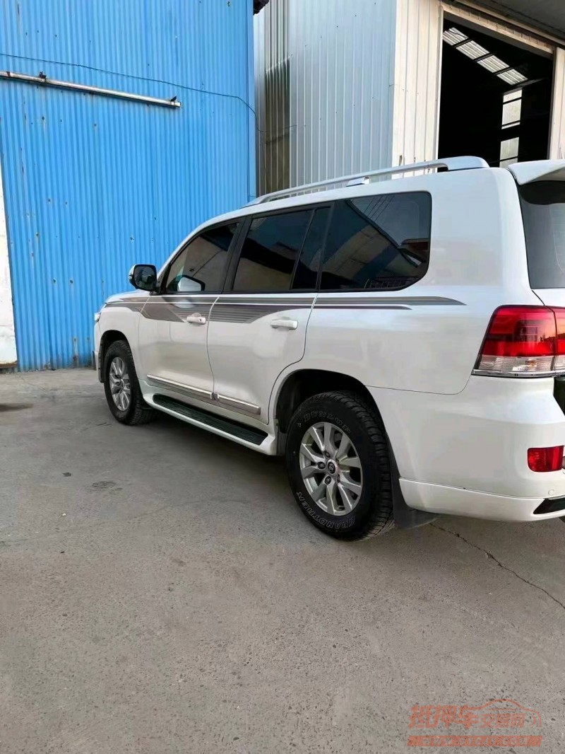 济南16年丰田兰德酷路泽9