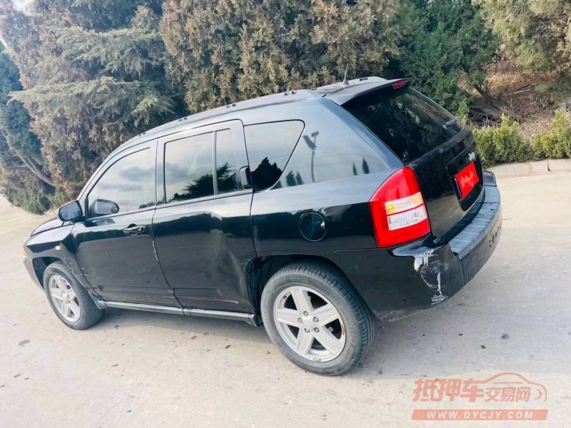 枣庄10年Jeep指南者1