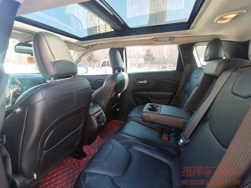 邯郸16年Jeep自由光4