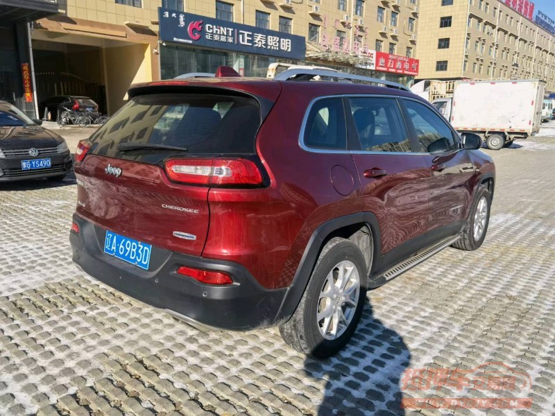 邯郸16年Jeep自由光3