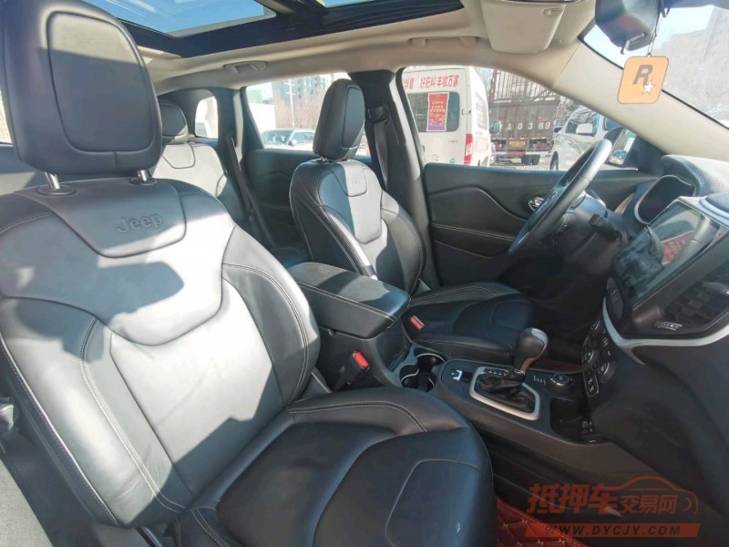 邯郸16年Jeep自由光5