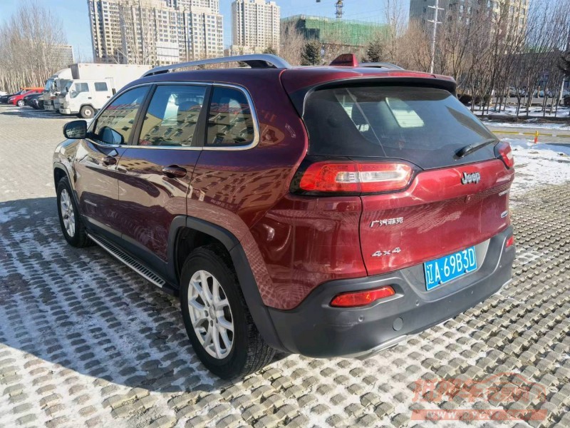 邯郸16年Jeep自由光8