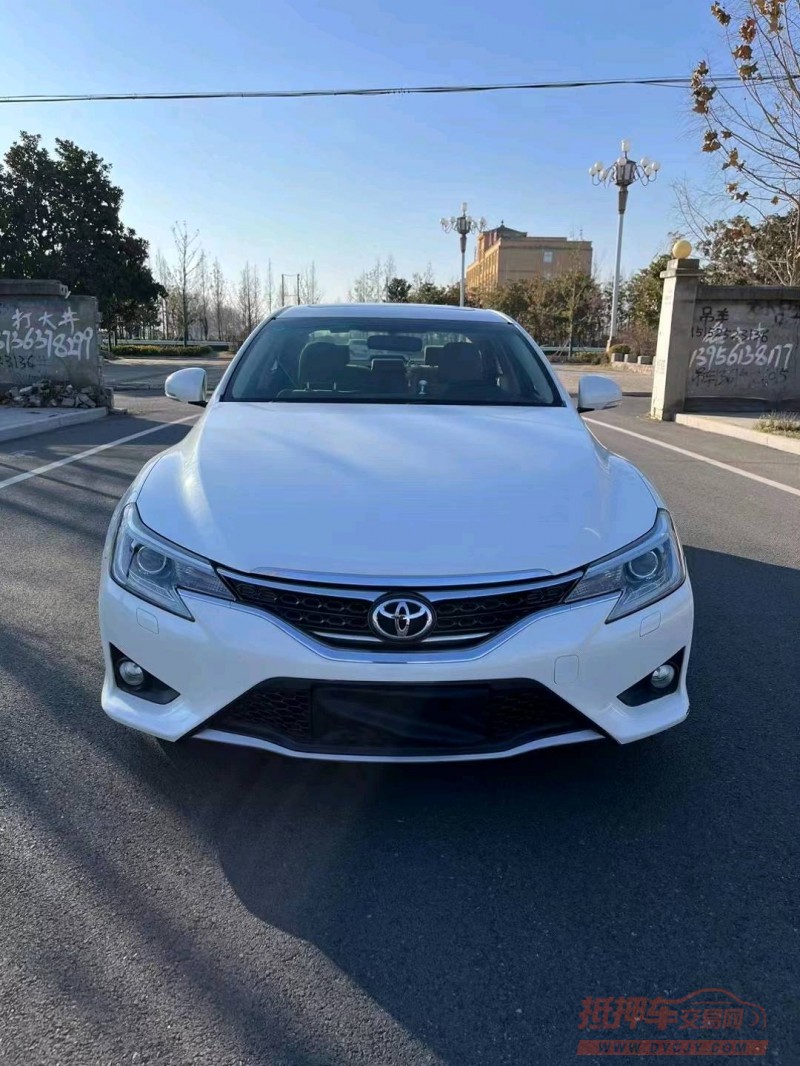 徐州17年丰田锐志1