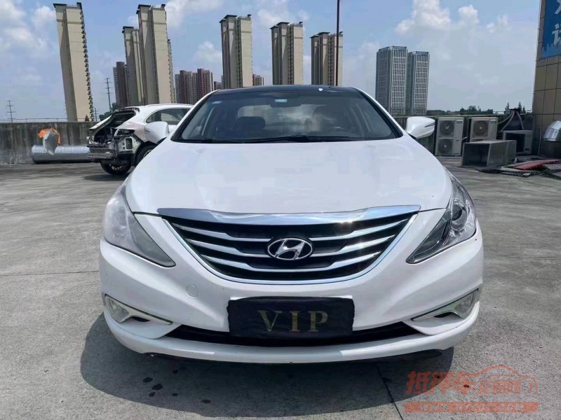 宜昌16年现代索纳塔八1