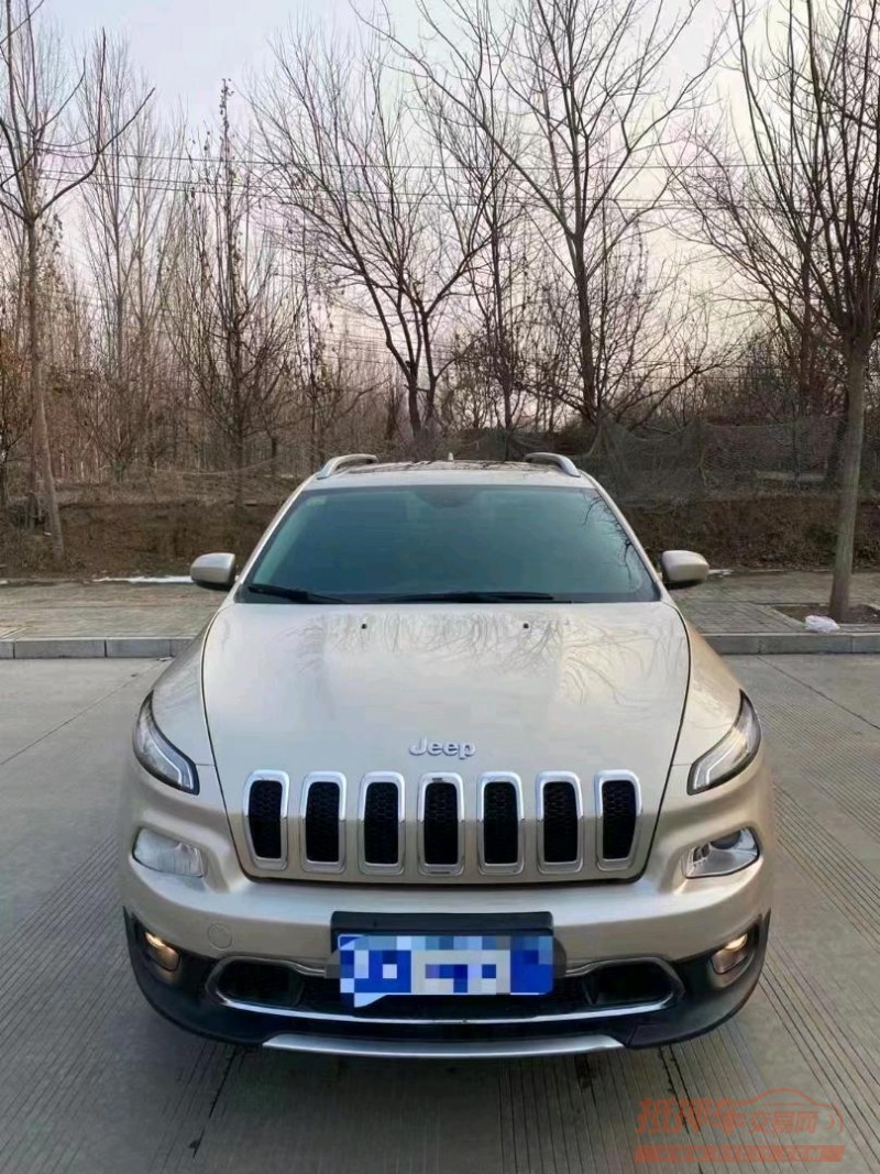 邯郸17年Jeep自由光1