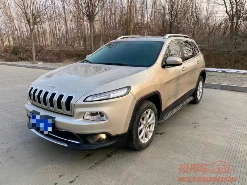 邯郸17年Jeep自由光2