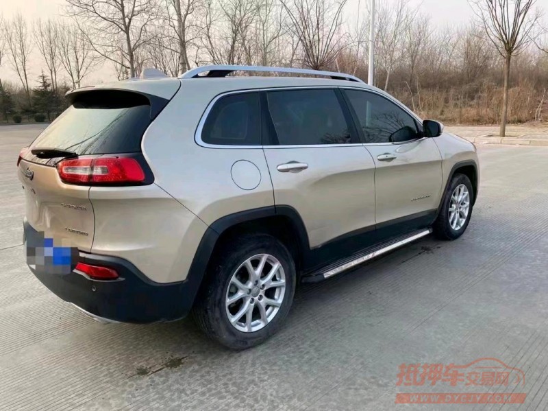 邯郸17年Jeep自由光6