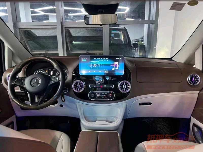 珠海22年奔驰威霆4