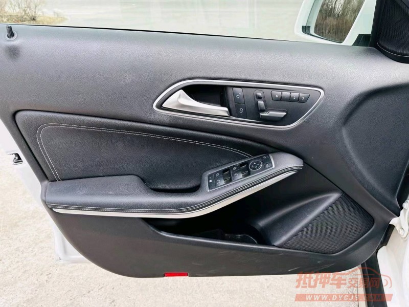 沈阳16年奔驰GLA3