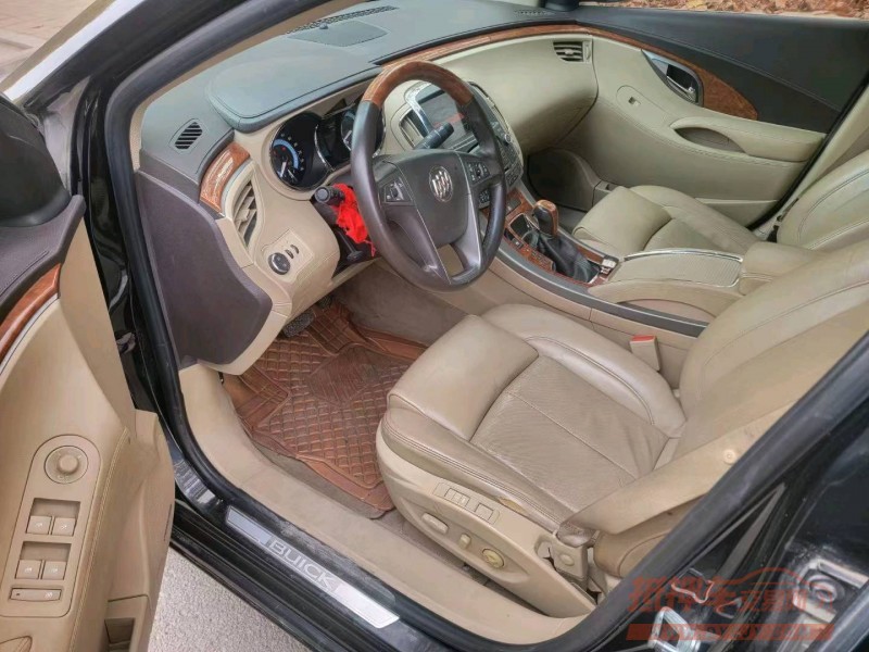 枣庄10年别克君越5