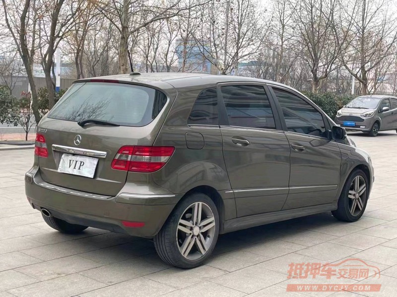 东营11年奔驰B5