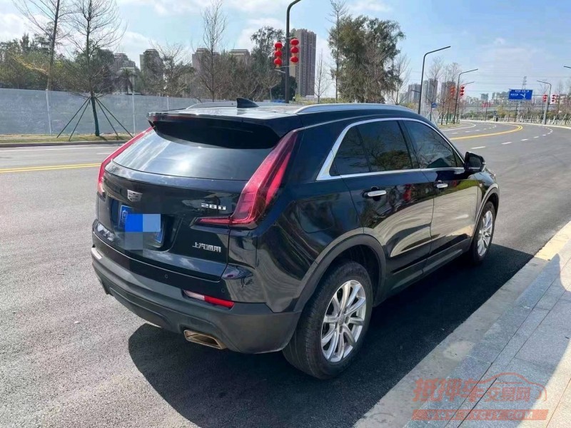 汕頭20年凱迪拉克XT44