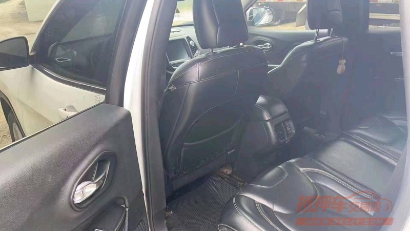 珠海15年Jeep自由光4