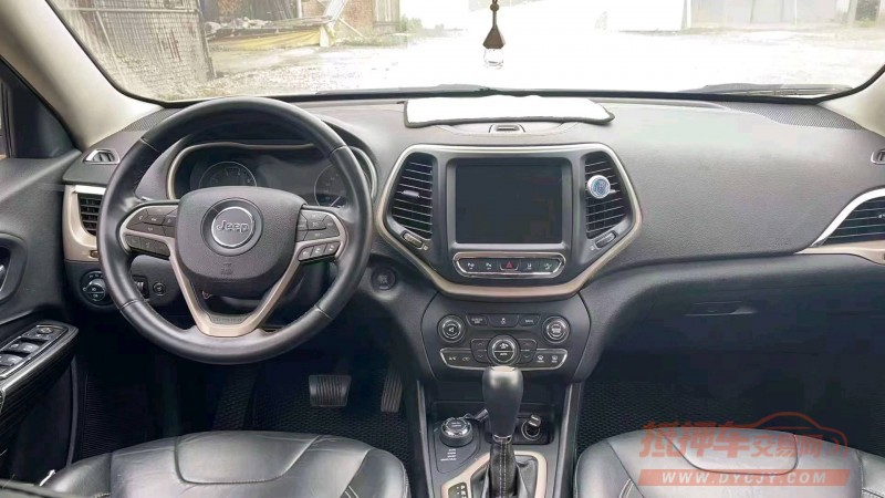 珠海15年Jeep自由光6