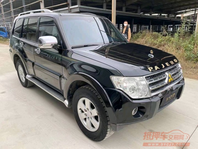 济宁12年三菱帕杰罗9