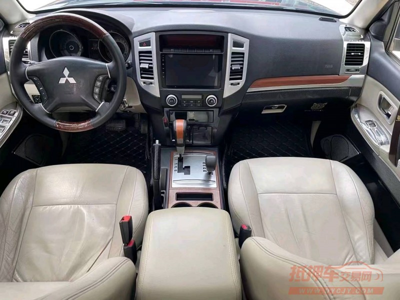 济宁12年三菱帕杰罗2