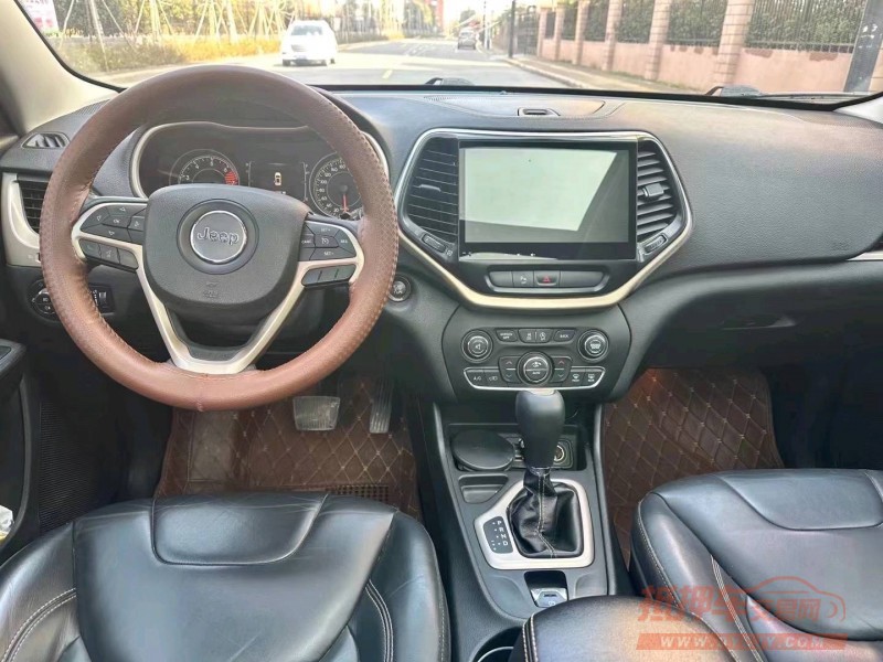 淮南16年Jeep自由光2