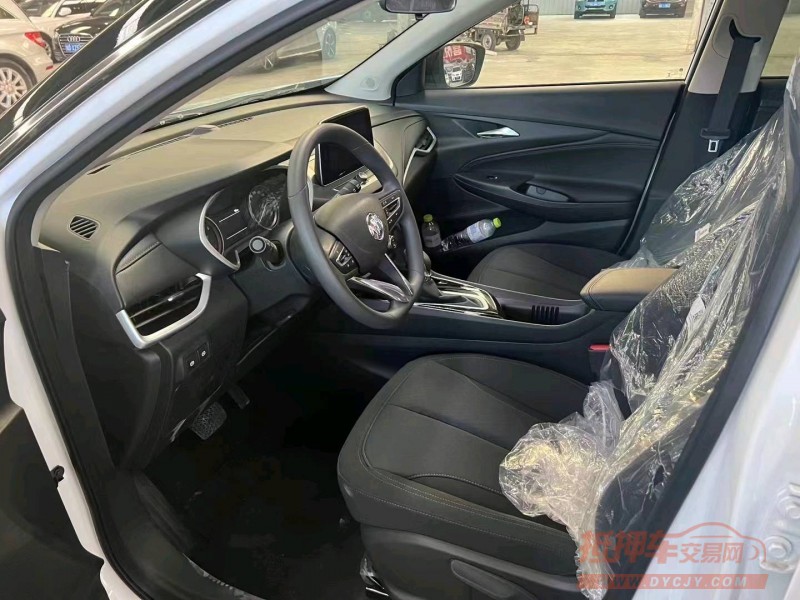 青岛22年别克昂科拉5