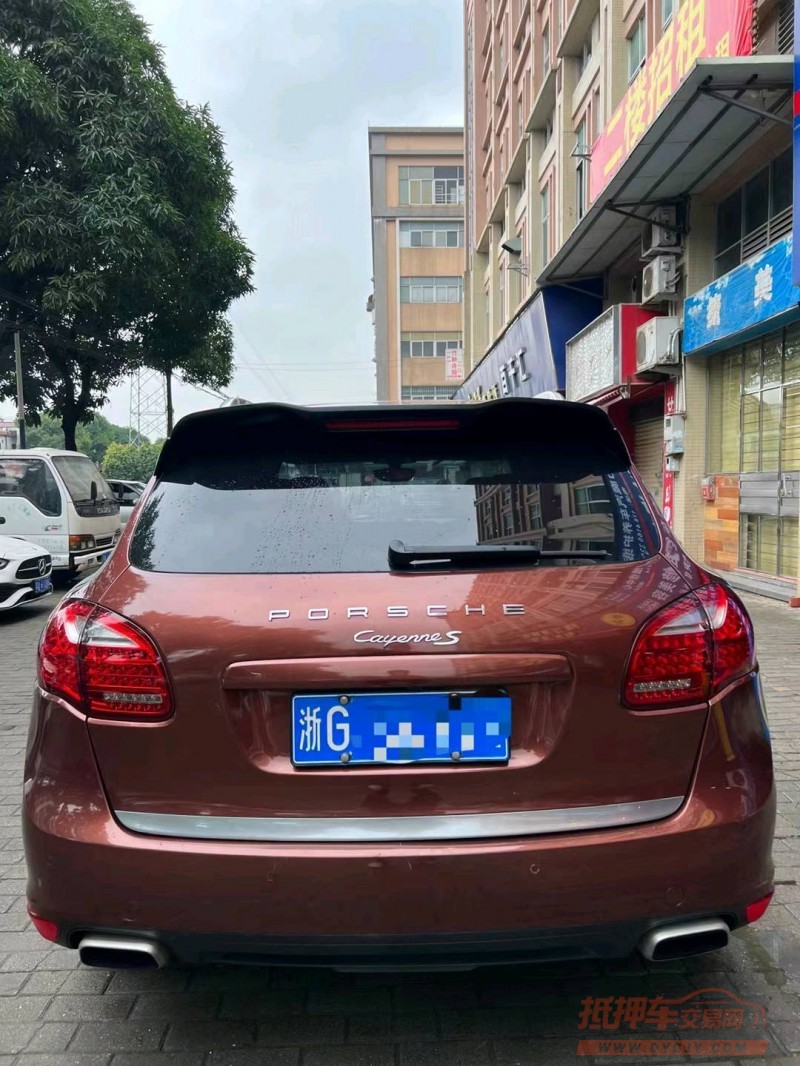 广州13年保时捷卡宴9