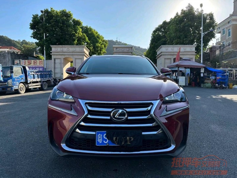 广州17年雷克萨斯NX1