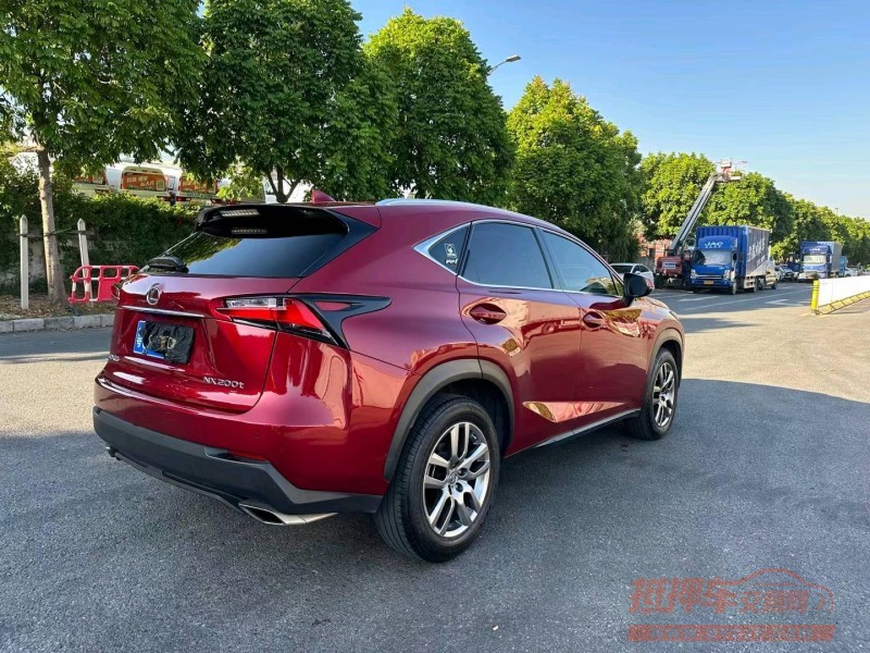 广州17年雷克萨斯NX7