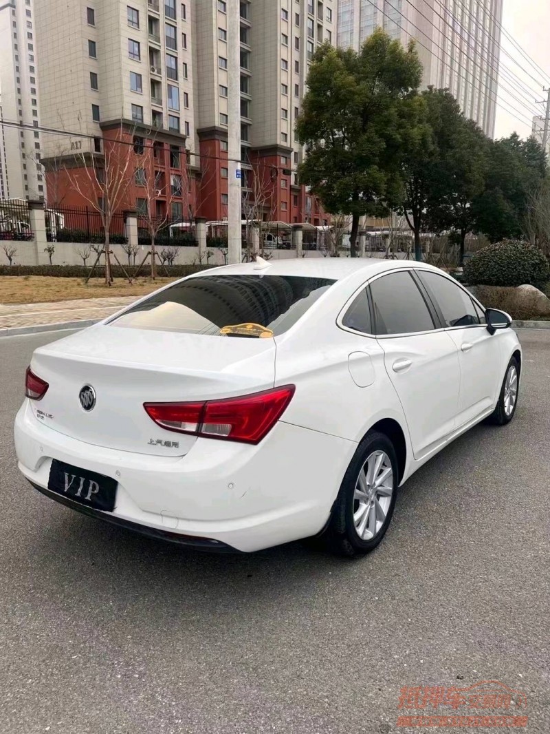 淮南17年别克威朗5