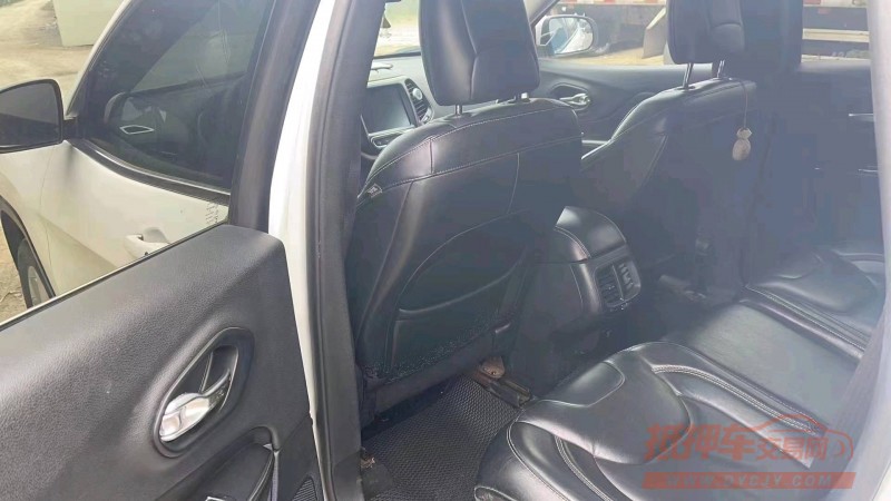 珠海15年Jeep自由光6