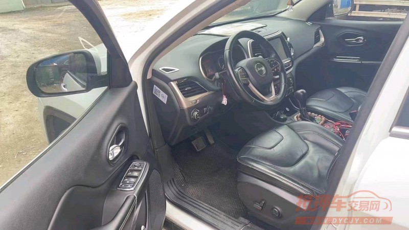 珠海15年Jeep自由光5