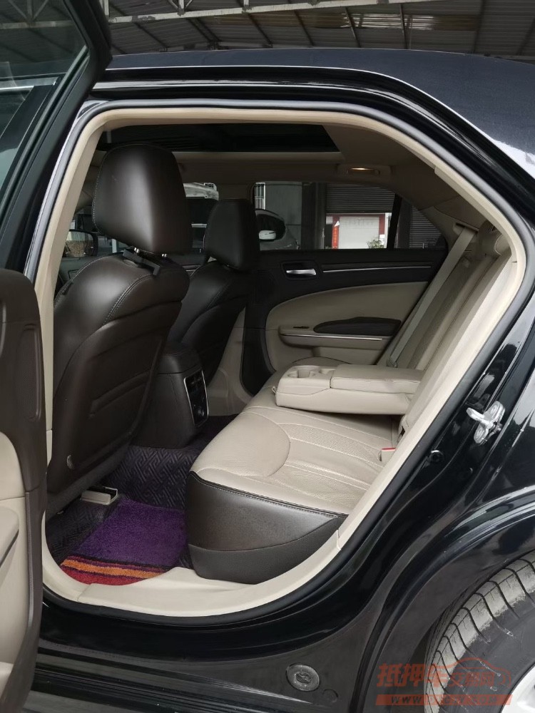 樂山14年克萊斯勒300C4