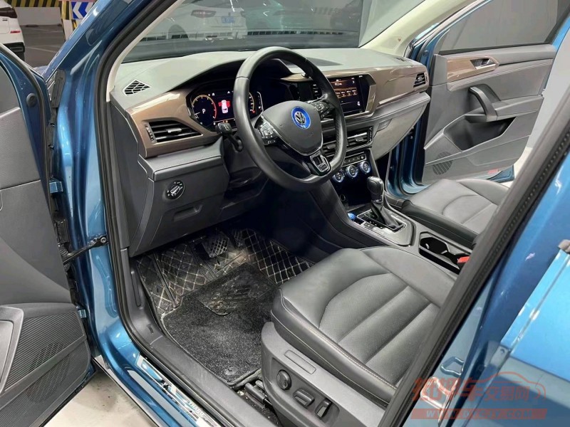 成都18年东风景逸5