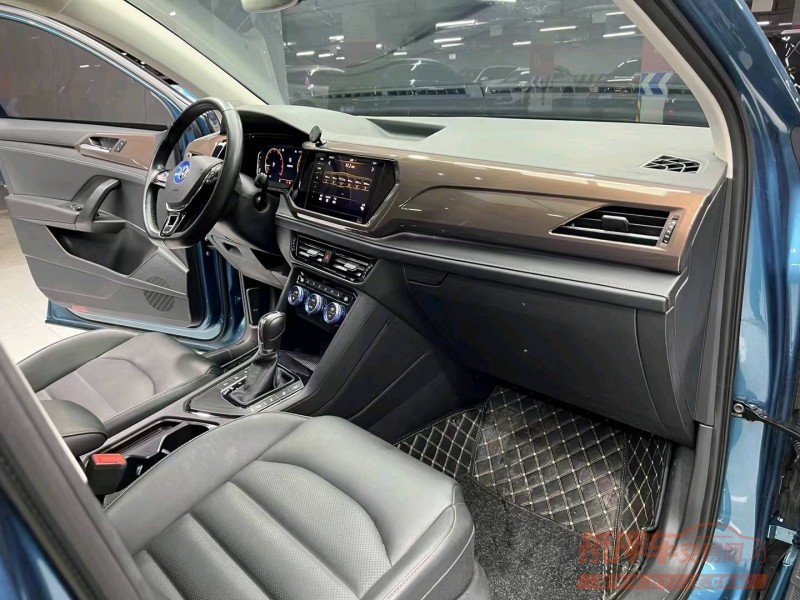 成都18年东风景逸7