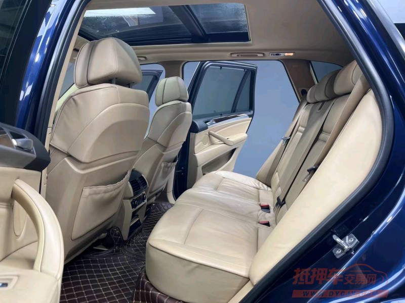 成都11年宝马X54