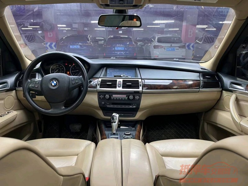 成都11年宝马X56
