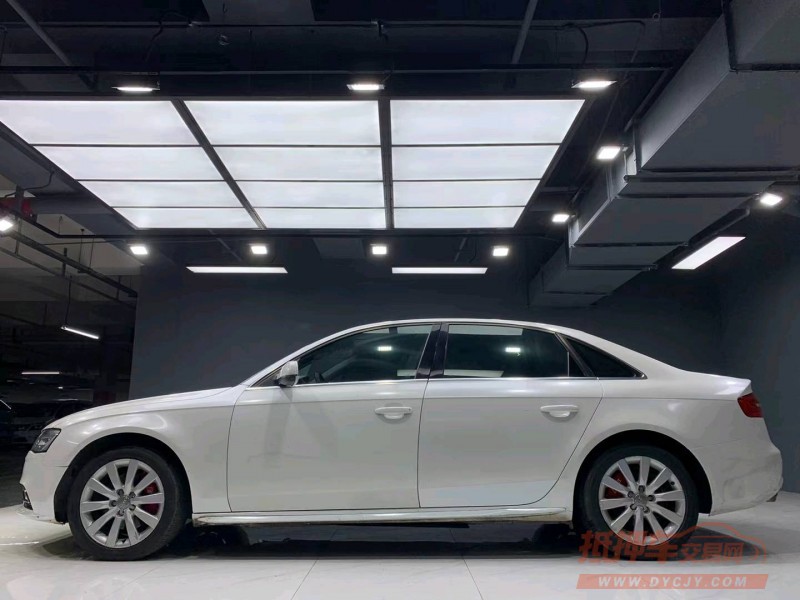 成都13年奥迪A4L8