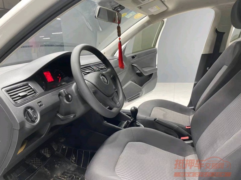 成都18年大众桑塔纳5