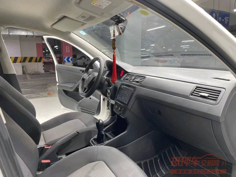 成都18年大众桑塔纳7