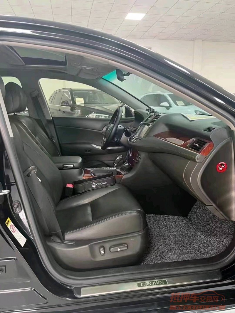 廊坊15年丰田皇冠4