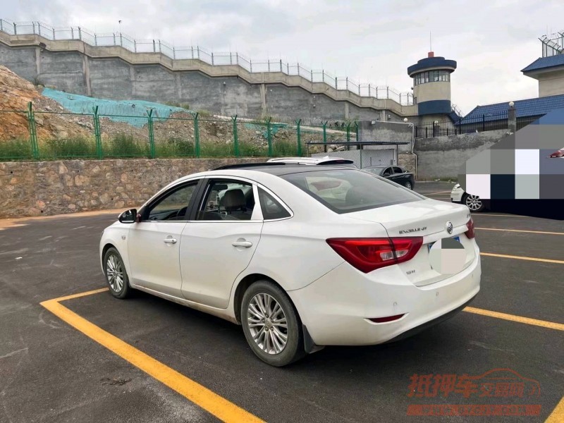 济宁16年别克英朗6