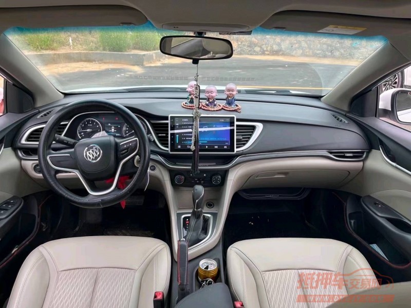 济宁16年别克英朗3