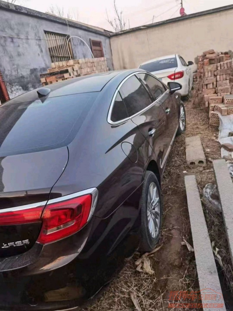 青岛16年别克君越1