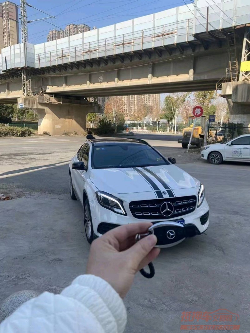 宜昌18年奔驰GLA2