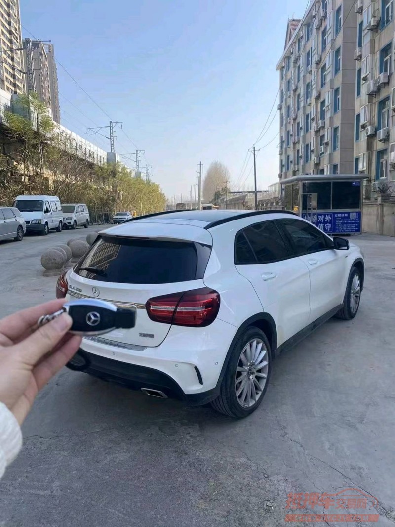 宜昌18年奔驰GLA3