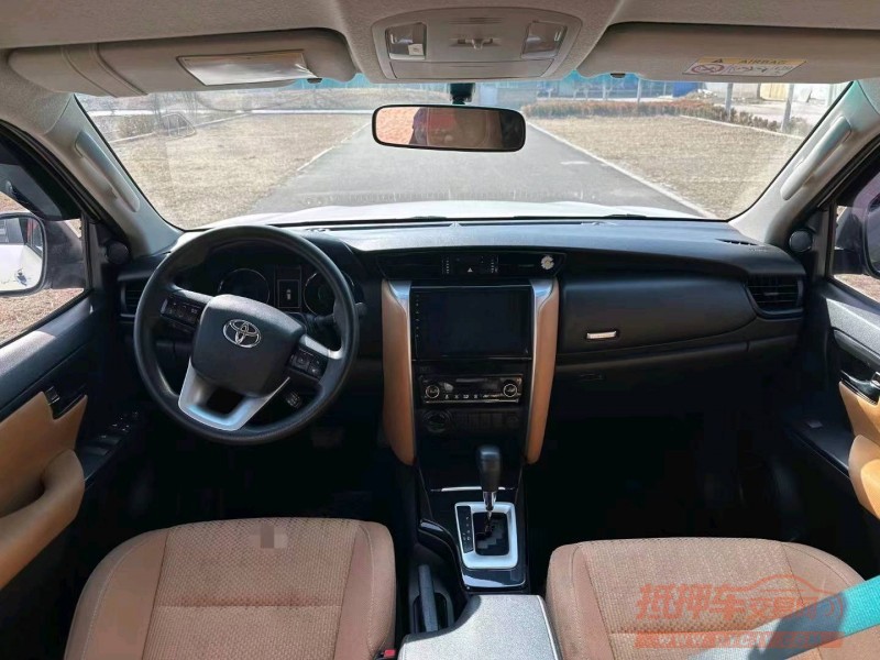 济宁18年丰田奔跑者4