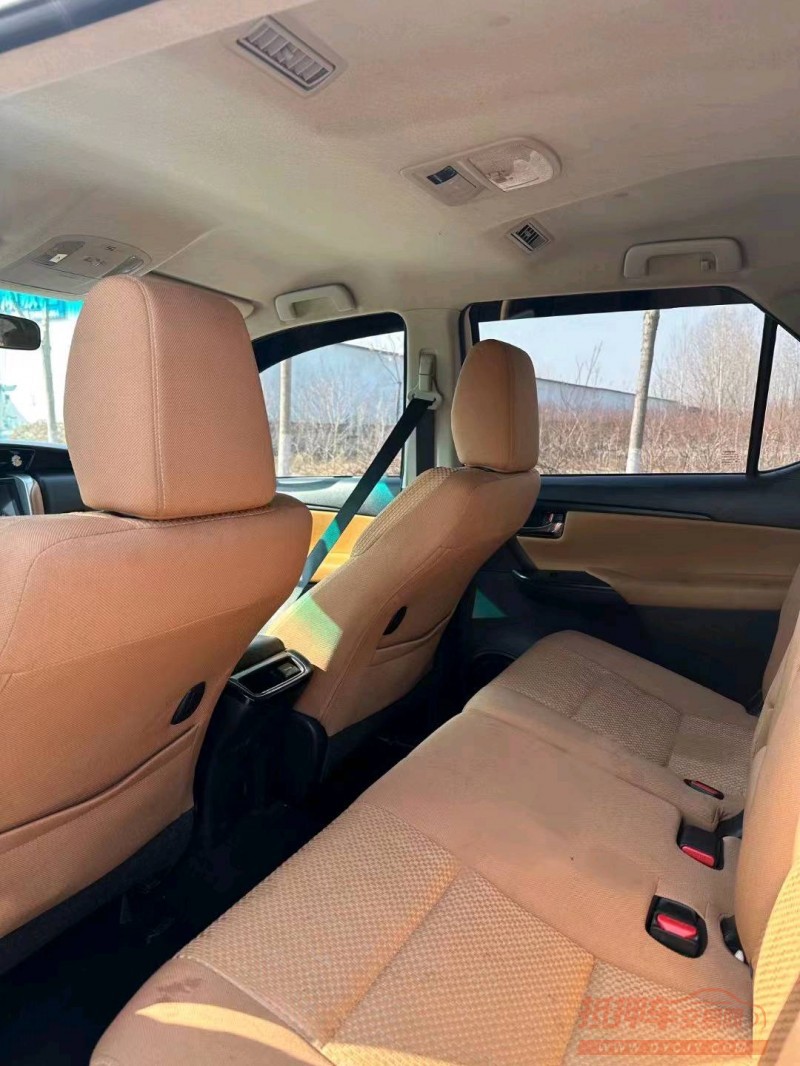 济宁18年丰田奔跑者6