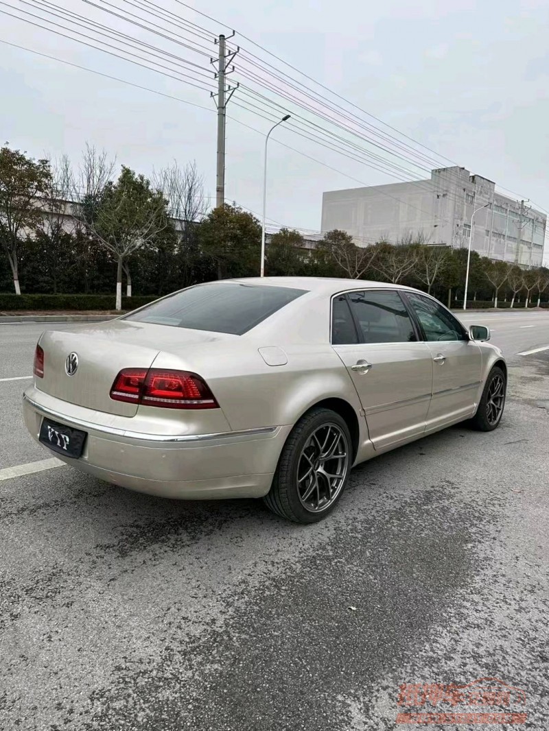 常州14年大众辉腾8