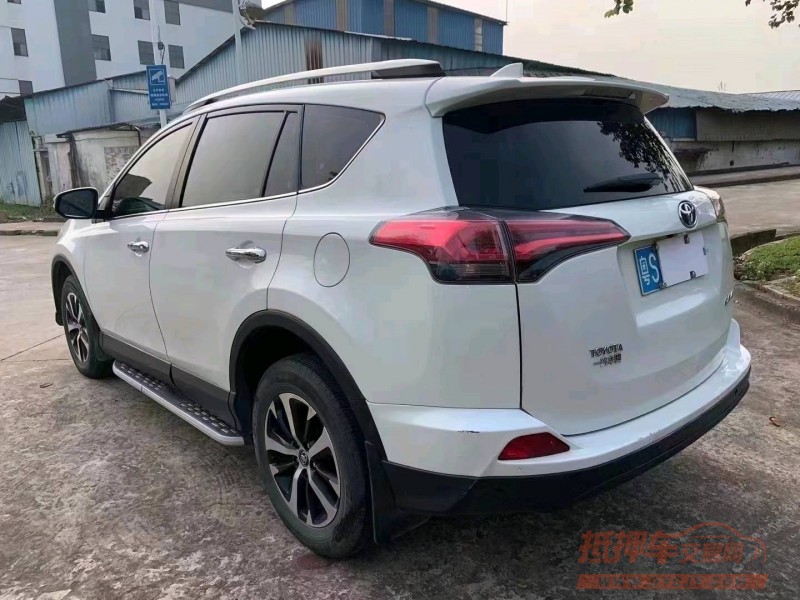 江门16年丰田RAV42